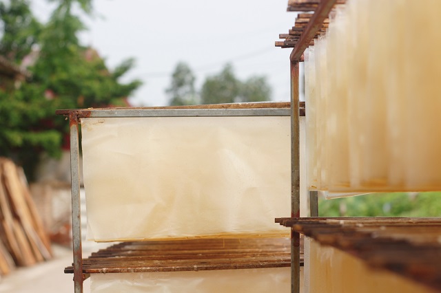 Làm bánh đa nem rất vất vả, nếu không thật sự yêu nghề thì rất khó để duy trì