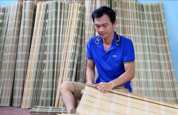 Sản phẩm mành cọ sản xuất theo phương pháp thủ công