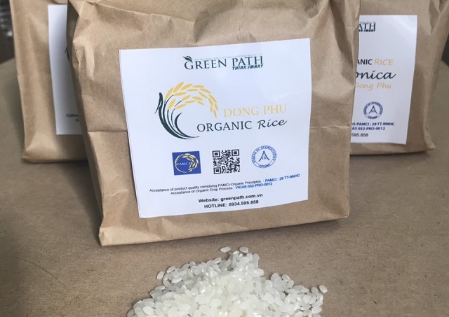 Gạo hữu cơ Đồng Phú được dán tem truy xuất nguồn gốc sản phẩm, bảo đảm vấn đề mẫu mã, bao bì, quảng bá và tiếp cận thị trường cho sản phẩm