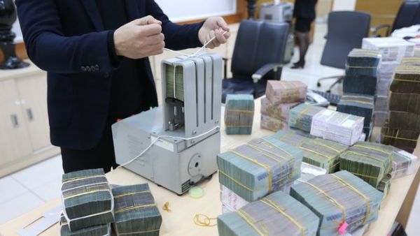 Thanh khoản ngân hàng dồi dào, lãi suất thấp nhất trong lịch sử