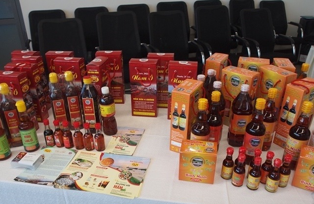 Nước mắm Nam Ô Hương Làng Cổ (Công ty TNHH mắm Hồng Hương) và mắm nhĩ Bình Minh (HTX mắm Bình Minh) là 2 sản phẩm của làng nghề truyền thống nước mắm Nam Ô đều là sản phẩm thương mại đặc trưng và là sản phẩm CNTTTB Đà Nẵng 2019