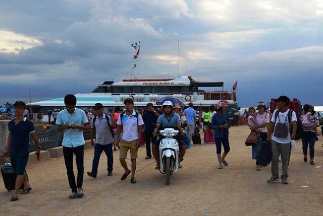 Huyện đảo Lý Sơn tạm dừng đón khách du lịch