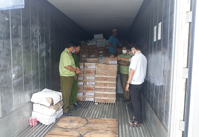 Ph&aacute;t hiện gần 20 tấn thịt động vật &ocirc;i thiu, qu&aacute; hạn sử dụng tại B&igrave;nh Dương