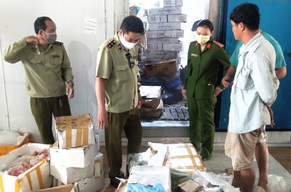 Đồng Tháp: Phát hiện 416 kg thực phẩm đông lạnh không rõ nguồn gốc, xuất xứ