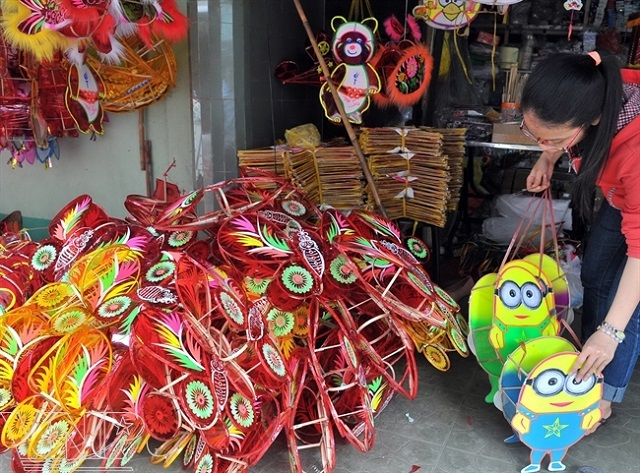 Xóm lồng đèn Phú Bình có nhiều biến chuyển thăng trầm, nhưng vẫn giữ được hồn trung thu xưa cũ